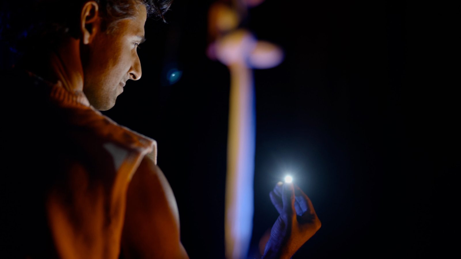 jongleur lumineux LED dans un spectacle lumineux LED en France